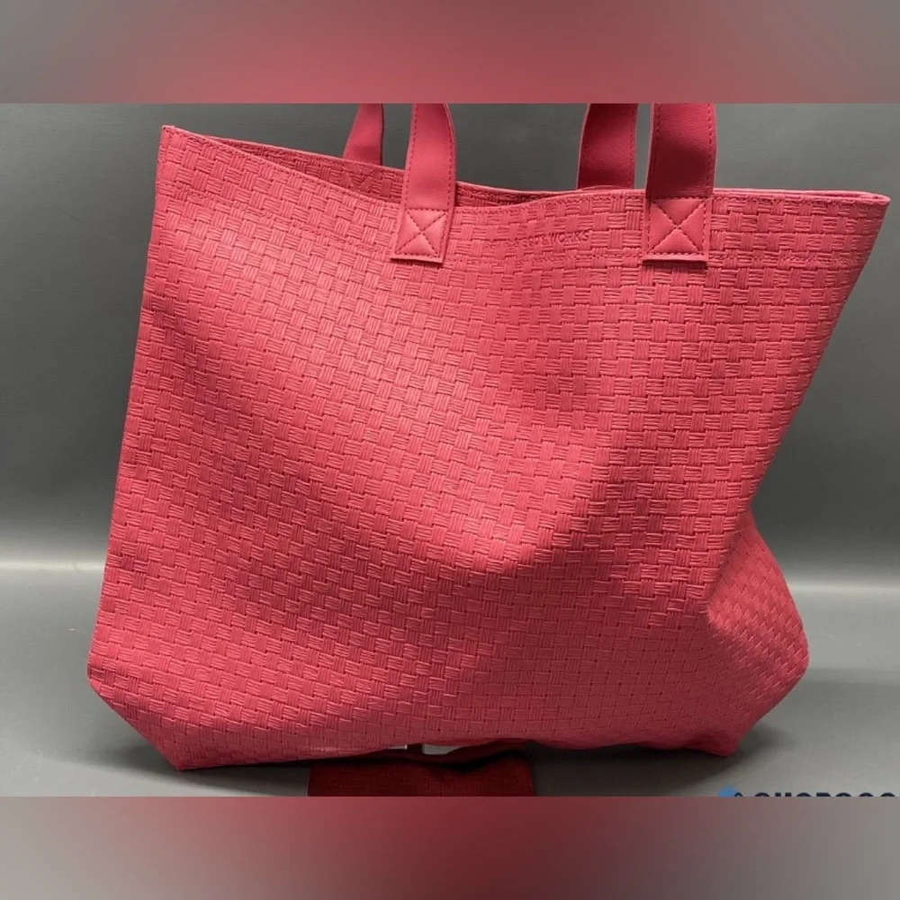 Classic Woven Tote Bag in Deep Pink